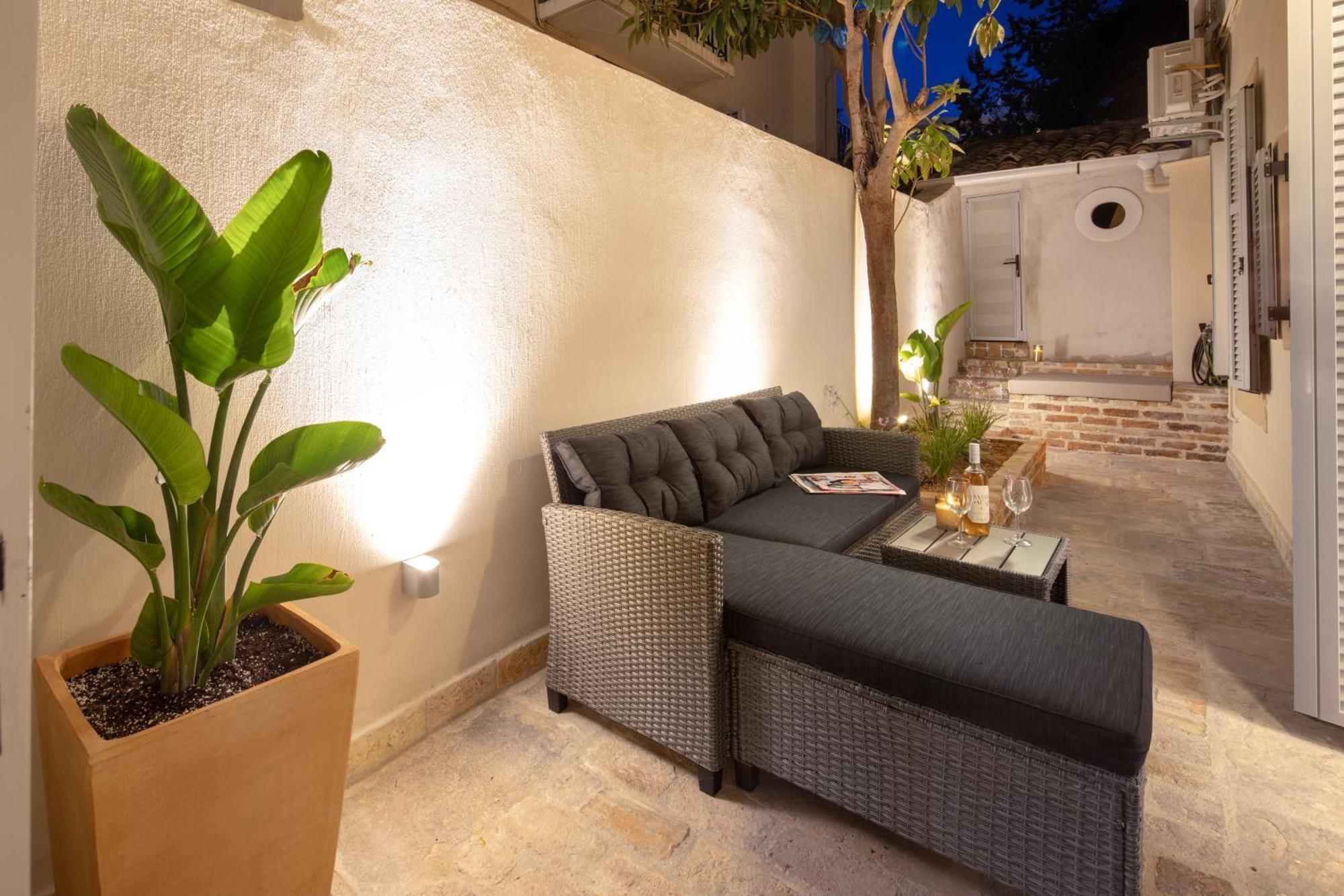 Modern-Vintage Old Town Suites Corfu  Екстер'єр фото