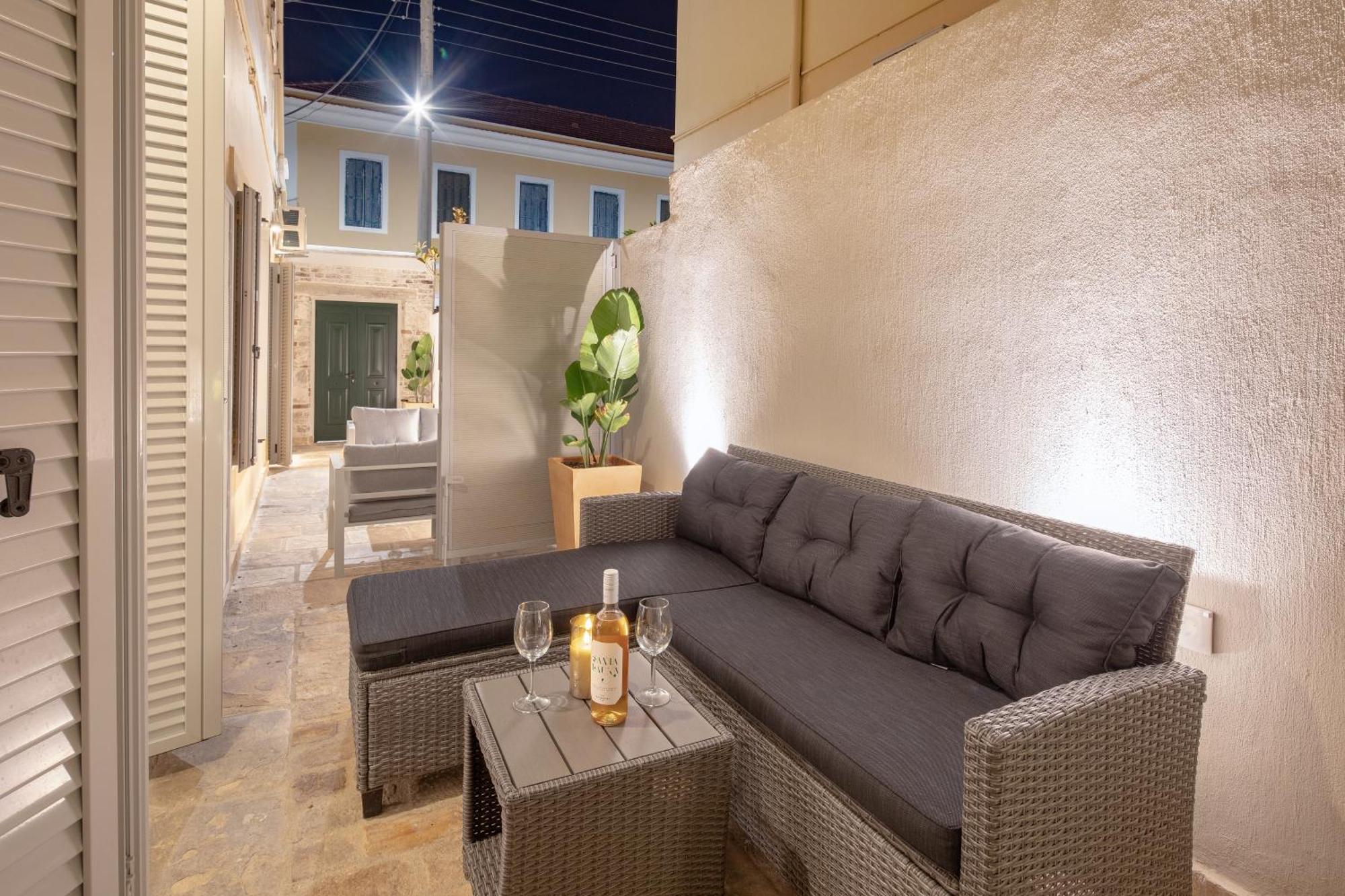Modern-Vintage Old Town Suites Corfu  Екстер'єр фото